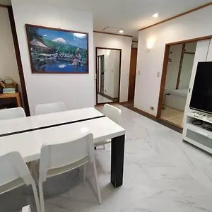 shinjuku-3ldk-apartment.alltokyohotels.com/